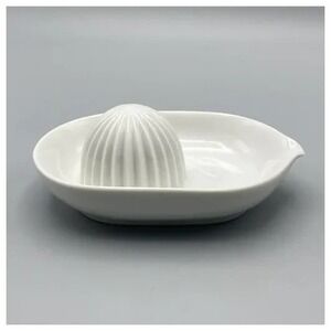 Simple‎ White Ceramic Manual Juicer Lemon Lime Reamer Spout Minimalist